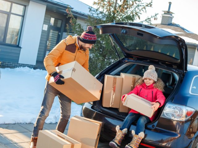 https://omalleymoving.com/wp-content/uploads/2022/02/Tips-for-Moving-in-Cold-Weather-640x480.jpg