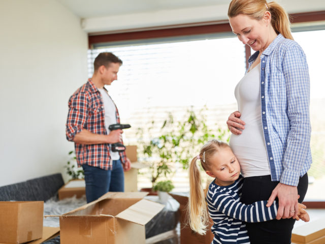 https://omalleymoving.com/wp-content/uploads/2022/07/7-Incredible-Tips-for-Moving-with-a-Pregnancy-in-the-Family-640x480.jpg