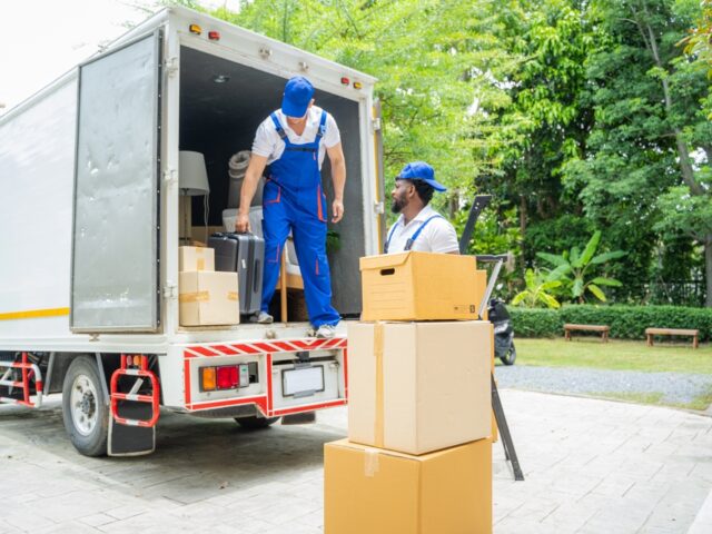 https://omalleymoving.com/wp-content/uploads/2023/10/Non-Allowable-Items-That-Cannot-Be-Transported-by-Movers-640x480.jpg