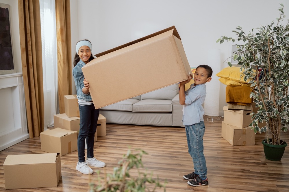 Don't Pack Your Home Yourself - Get Help From Movers!